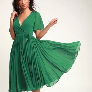 Lulus Green Pleated Wrap Midi-Dress — size M